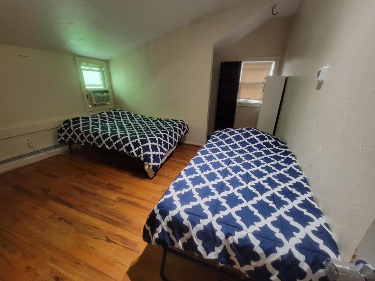Private Bedroom Near Boston Extérieur photo