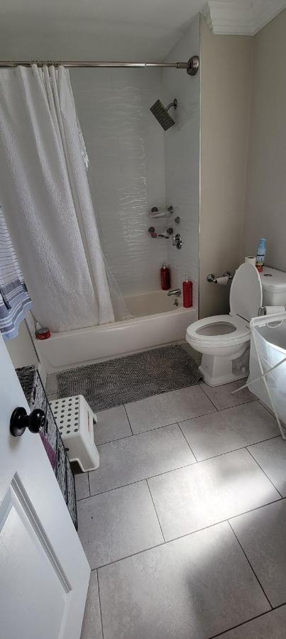 Private Bedroom Near Boston Extérieur photo