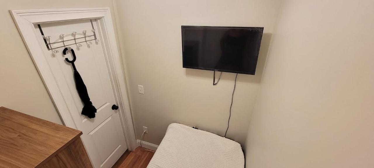 Private Bedroom Near Boston Extérieur photo