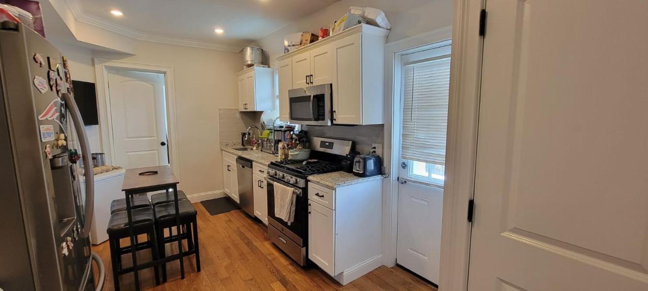 Private Bedroom Near Boston Extérieur photo