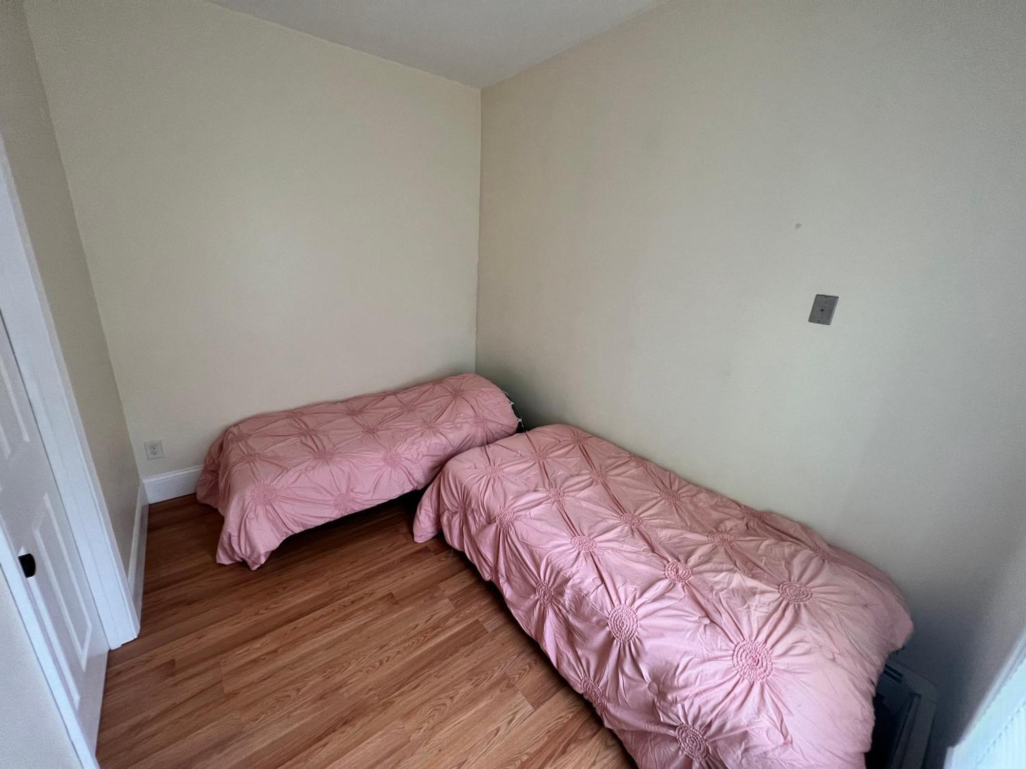 Private Bedroom Near Boston Extérieur photo