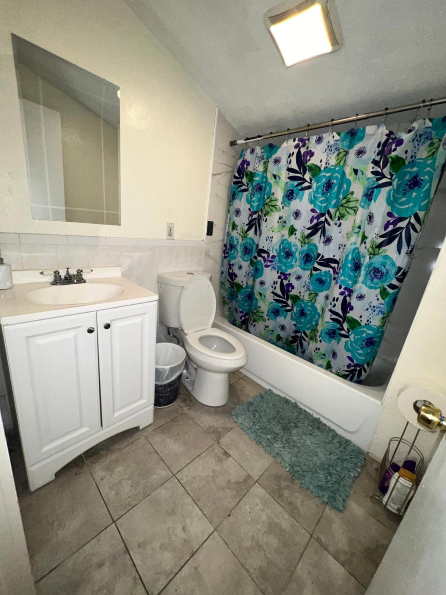 Private Bedroom Near Boston Extérieur photo