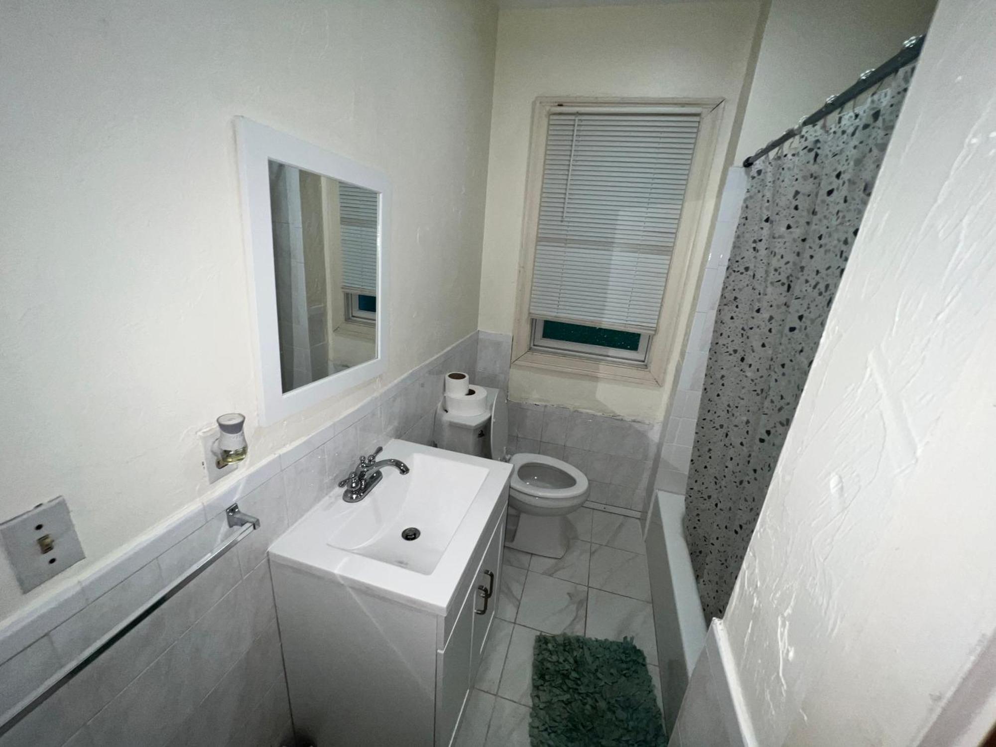 Private Bedroom Near Boston Extérieur photo