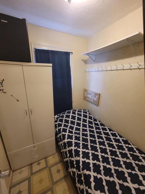 Private Bedroom Near Boston Extérieur photo