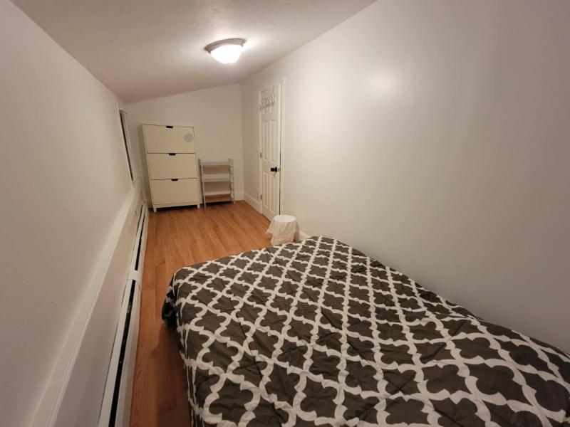 Private Bedroom Near Boston Extérieur photo